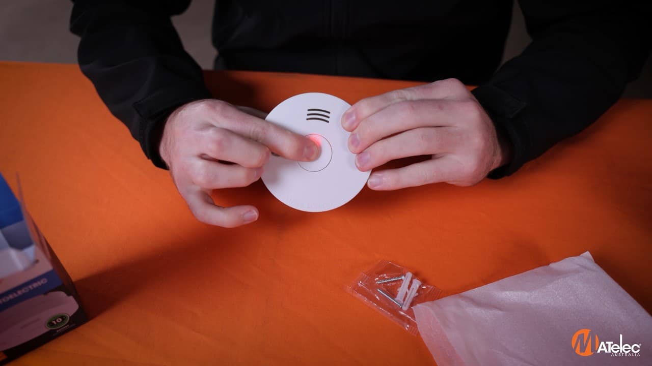 Activating the DET-SMK/DC/10 Smoke Alarm